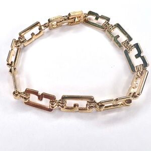 SOLD ❤️Givenchy Vintage Interlocking “G” goldtone bracelet